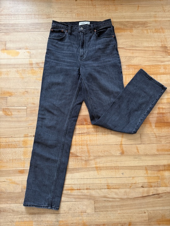 Abercrombie & Fitch Denim - Abercrombie 90’s Straight Ultra High-Rise Jeans